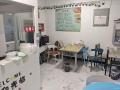 C9682位于昌吉市富有国际西门临街营业中小吃店转让