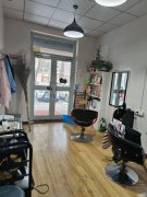 C9686经营中25年理发店转让