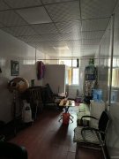 C9686经营中25年理发店转让