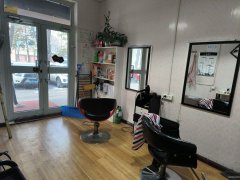 C9686经营中25年理发店转让