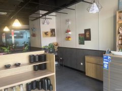 C9693位于昌吉市青年南路富友学府苑西门临街店面转让