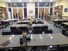 C9709位于昌吉南公园西路特变世纪广场东院餐厅转让