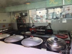 C9714位于长宁南路特变世纪花园临街营业中餐饮旺铺转让