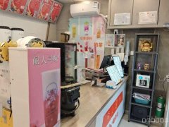 C9723位于昌吉市建国东路与延安南路交叉口营业中奶茶店转让