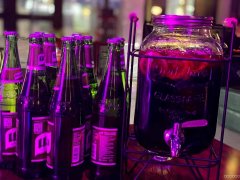 C9731位于昌吉市青年南路华东大厦内店面转让承包均可