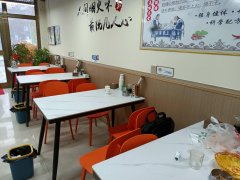 C9760位于昌吉市长宁南路江南小镇东苑临街餐饮店面转让