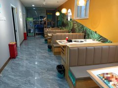 C9761位于昌吉市建国西路国民村镇银行附近临街餐饮店面转让