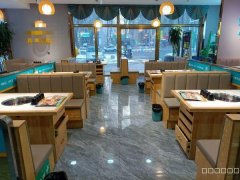 C9761位于昌吉市建国西路国民村镇银行附近临街餐饮店面转让