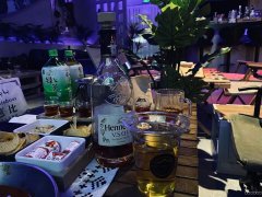 C9775世界冠郡经营中酒吧转让