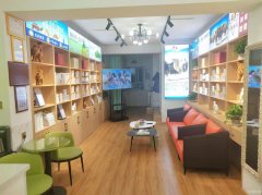 C9780位于昌吉上海花园门口旺铺转让空转