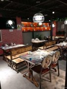 C9788位于昌吉新汇嘉对面婚恋广场内街中餐厅转让