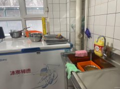 C9796位于昌吉嘉兴小区门口第一家旺铺转让