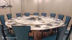 C9846位于昌吉市延安南路天润小区对面临街餐饮店面转让