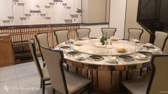 C9846位于昌吉市延安南路天润小区对面临街餐饮店面转让