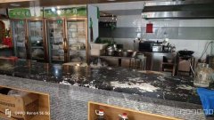 C9846位于昌吉市延安南路天润小区对面临街餐饮店面转让