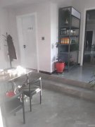 C8097位于昌吉市长宁南路富友国际西门临街二楼店面转让 可