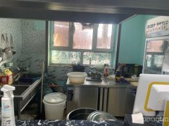 C9865位于昌吉农校门口30平快餐转让