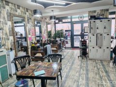 C9870汇展园小区60平美发店转让