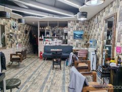 C9870汇展园小区60平美发店转让