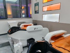 C9889富丽湾广场二楼144平美发会所转让