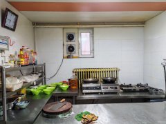 C9898米东区宏福美食街230平餐厅低价转让