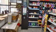 C9914昌吉市北京南路华东实业写字楼内独家商店转让