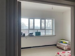 C9918位于昌吉解放路苗圃二村院落和住宅出租