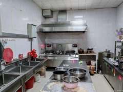 C9920呼图壁亚西亚楼下258平餐厅转让