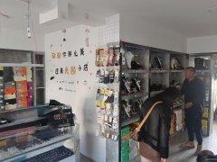 C9946位于健康东路农校后门临街旺铺转让