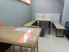 C9949位于昌吉市宁边路与红旗路交汇处临街餐饮旺铺转让