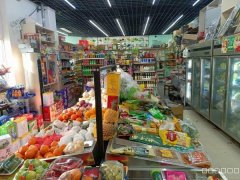 C9950位于昌吉市特变世纪广场东门小区内经营中商超转让