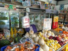 C9950位于昌吉市特变世纪广场东门小区内经营中商超转让