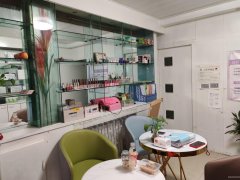 C9967河南东路辰信小区大门口126平美容院转让