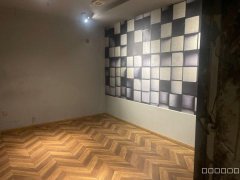 C9981位于昌吉青年南路华东旺铺出租