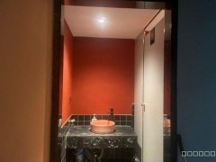 C9981位于昌吉青年南路华东旺铺出租