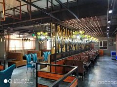 C9994位于五家渠市君豪绿园附近临街餐饮店转让