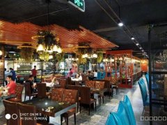 C9994位于五家渠市君豪绿园附近临街餐饮店转让