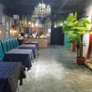 C9994位于五家渠市君豪绿园附近临街餐饮店转让