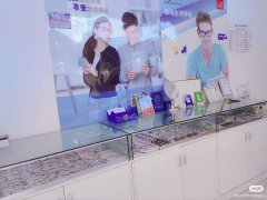 C10006喀什东路富裕新城经营中眼镜店转让