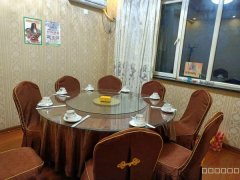 C10020位于昌吉市滨湖北路青岛花苑临街餐饮旺铺转让