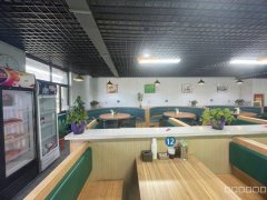 C10041位于乌市九鼎停车场餐厅转让