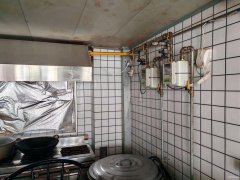 C10040水上乐园对面180平餐厅低价转让