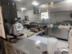 C10080位于昌吉市建设北路人民公园东门临街餐饮店转让出租