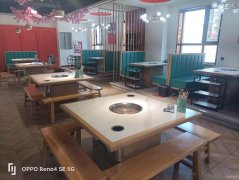 C10090位于昌吉市红旗路环宇世纪城附近临街餐饮旺铺转让