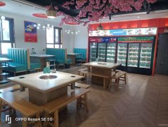 C10090位于昌吉市红旗路环宇世纪城附近临街餐饮旺铺转让