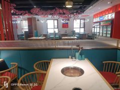 C10090位于昌吉市红旗路环宇世纪城附近临街餐饮旺铺转让