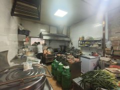 C10134经济开发区万达商圈店铺转让