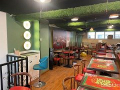 C10171位于昌吉婚恋广场内街旺铺转让