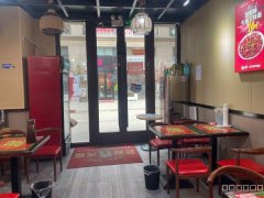 C10171位于昌吉婚恋广场内街旺铺转让