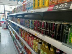 C10189位于五家渠滨河大院小区门口商行转让